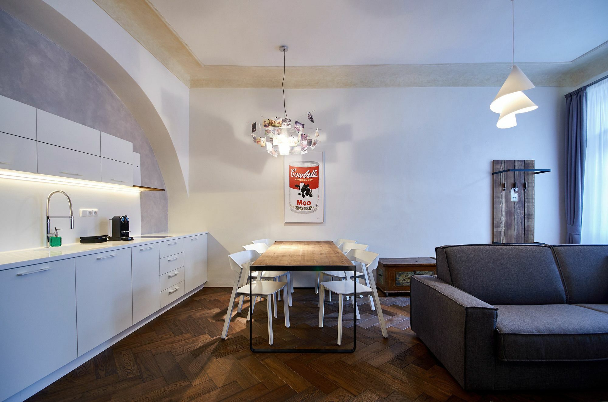 Mooo By The Castle Aparthotel 4*