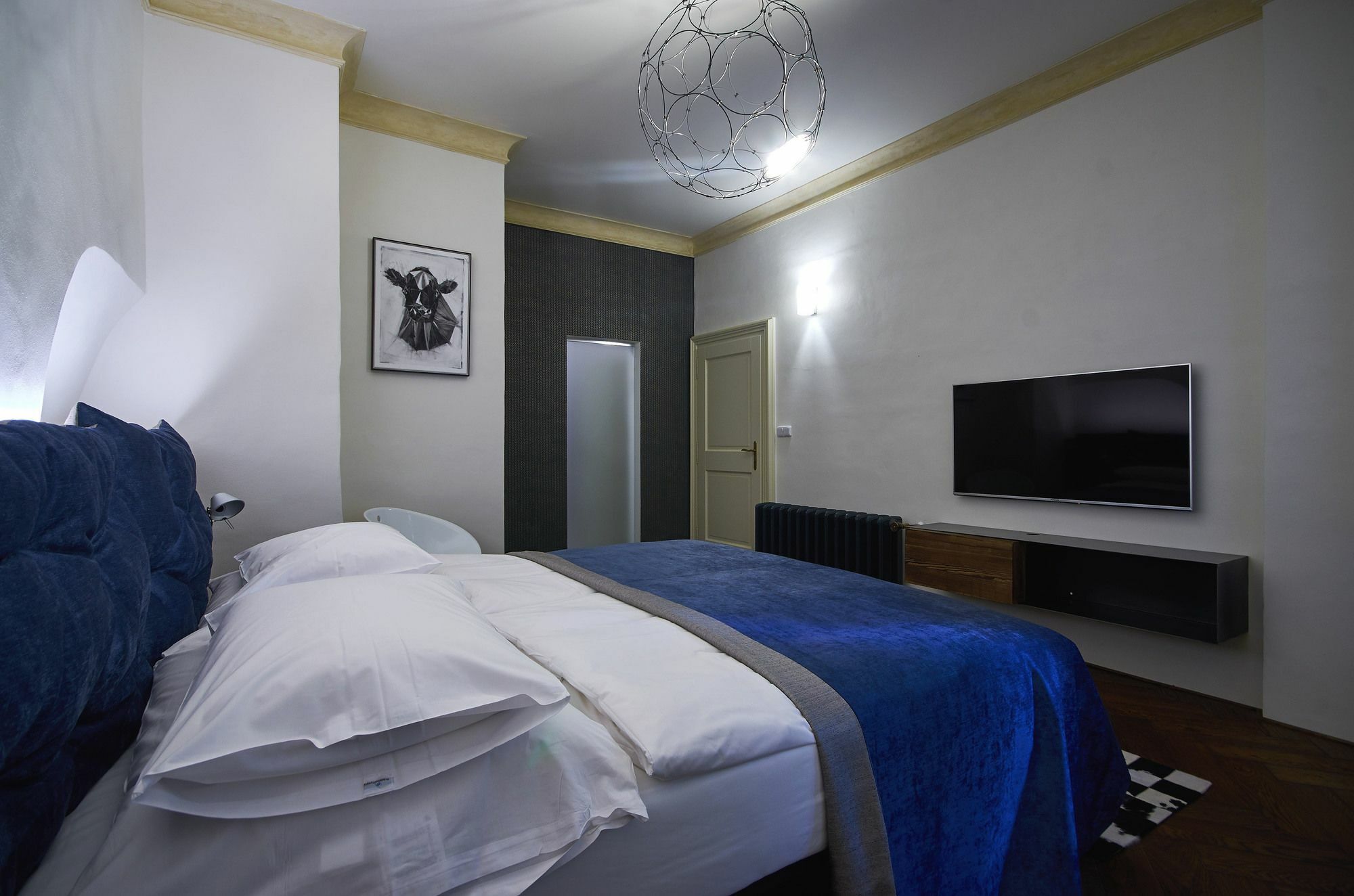 Aparthotel Mooo By The Castle 4*